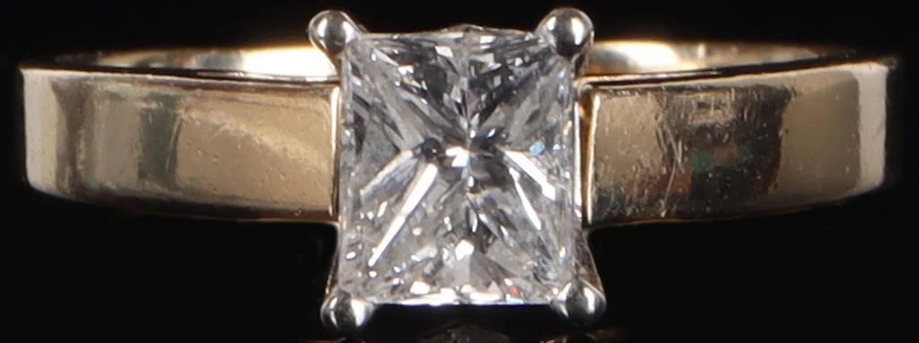 0.97CT PRINCESS DIAMOND 14K YELLOW GOLD LADYS RING