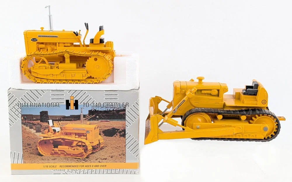 1/16 Ertl International TD-25 Bulldozer & International TD-340 Crawler