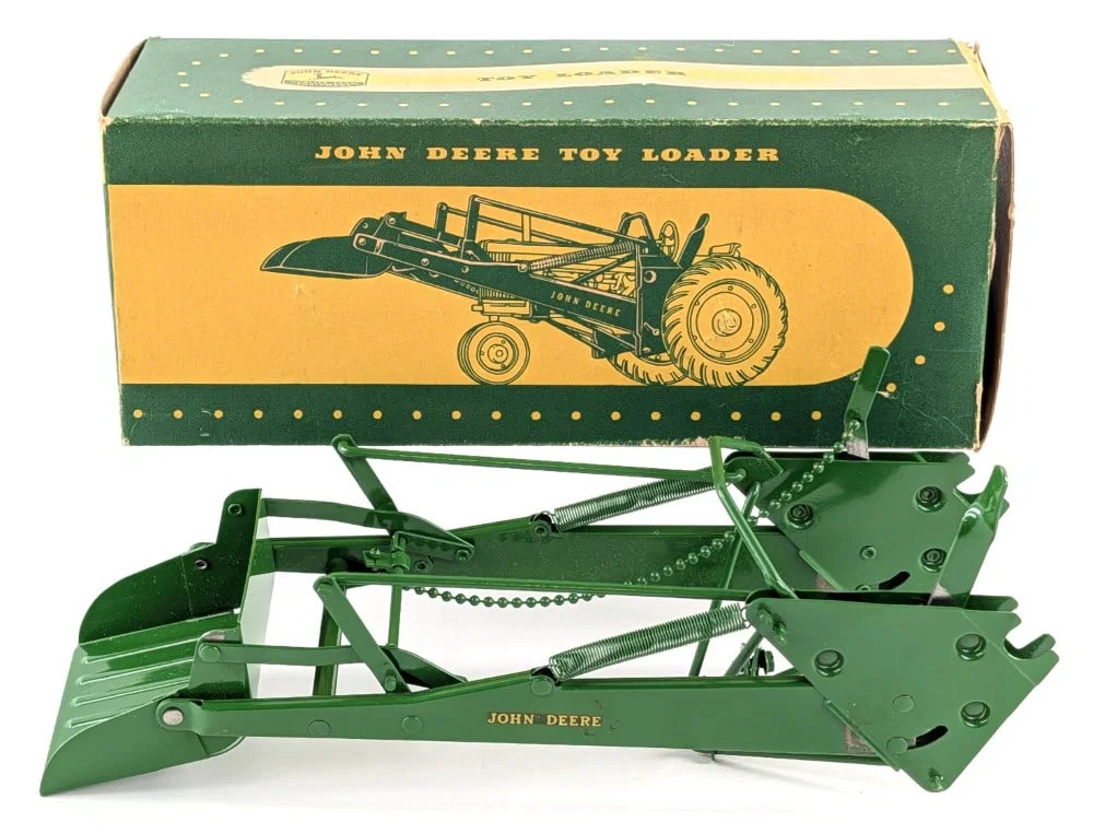 1/16 Ertl John Deere Bucket Loader w/ Box