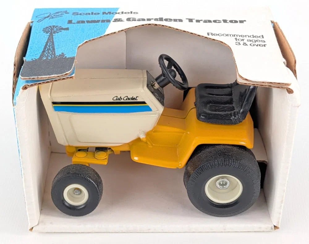 1/16 Scale Models Cub Cadet Lawn and Garden Tractor