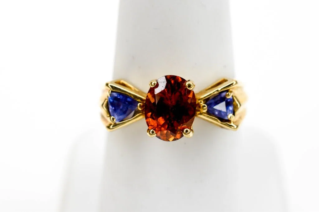 10K Gold, Tanzanite & Garnet Ring 3 Grams