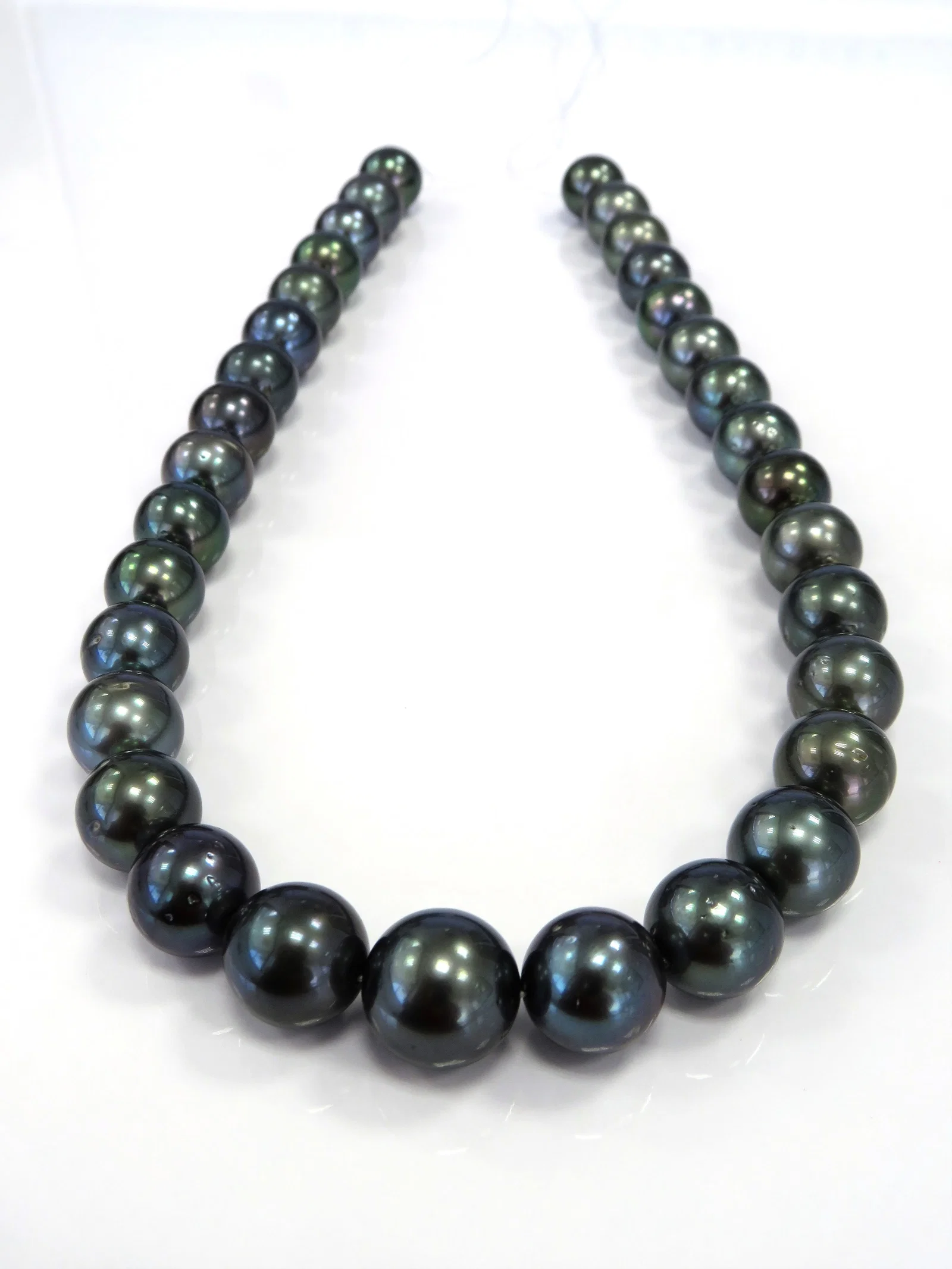 12-15mm Round Peacock Green Tahitian Pearl Necklace Strand