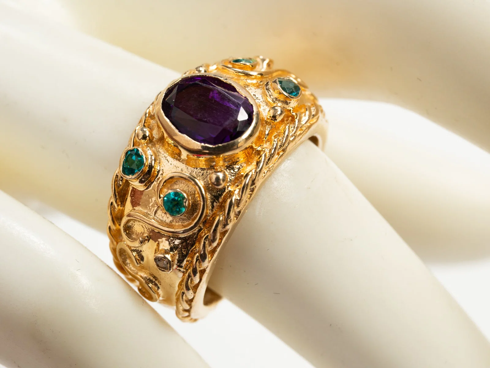 14K GEM SET BYZANTINE STYLE RING.
