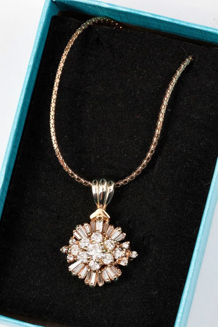 14K GOLD DIAMOND PENDANT