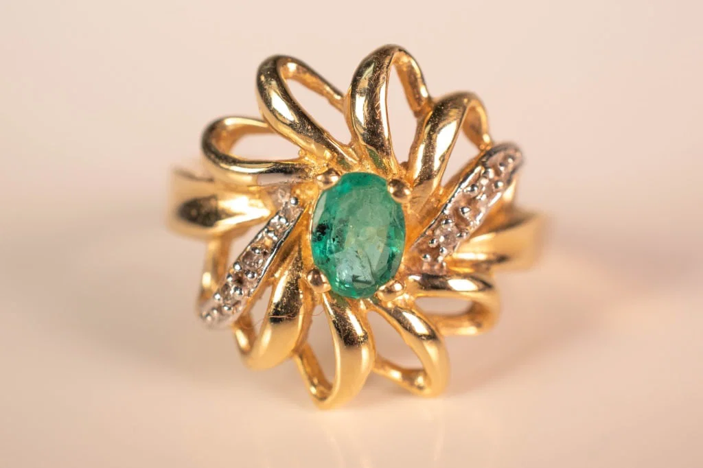 14K Gold, Emerald & Diamond Ring 2.72 Grams