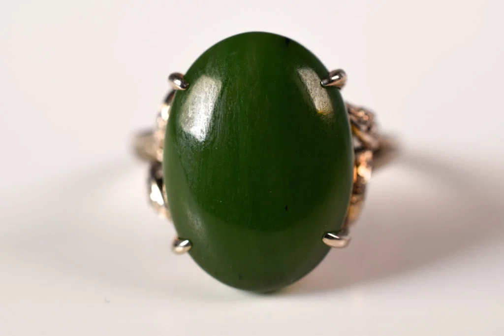 14K Gold & Jade Cabochon Ring 5.42 Grams