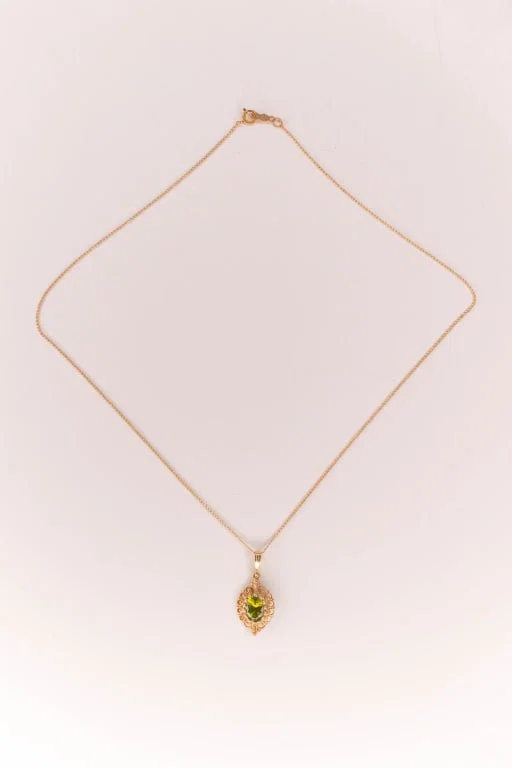 14K Gold & Peridot Necklace 14" 2.22 Grams