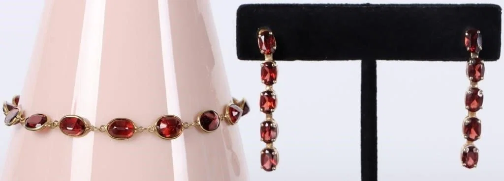 14K YELLOW GOLD LADIES GARNET BRACELET & EARRINGS