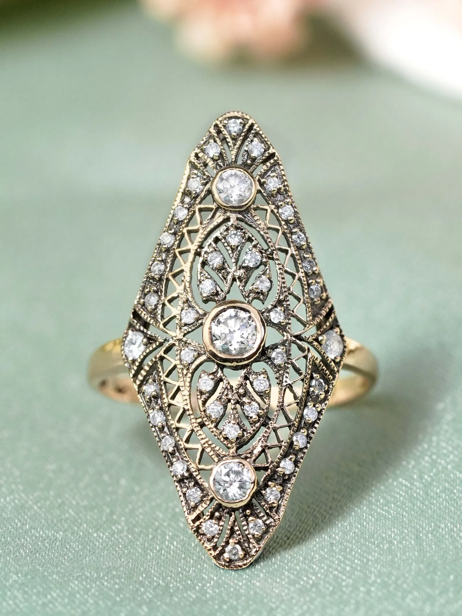 14K Yellow Gold Natural Diamond Vintage Style Filigree Dinner Ring