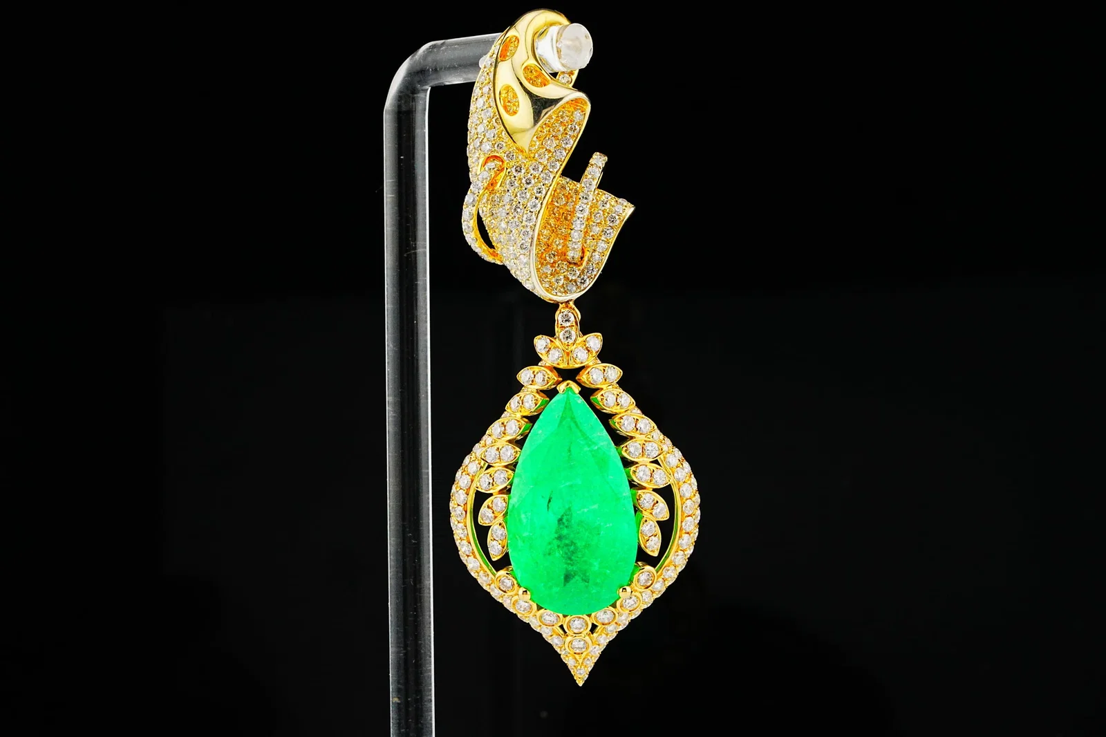 16.60ct Emerald, 4.50ctw Diamond and 18K 3" Pendant