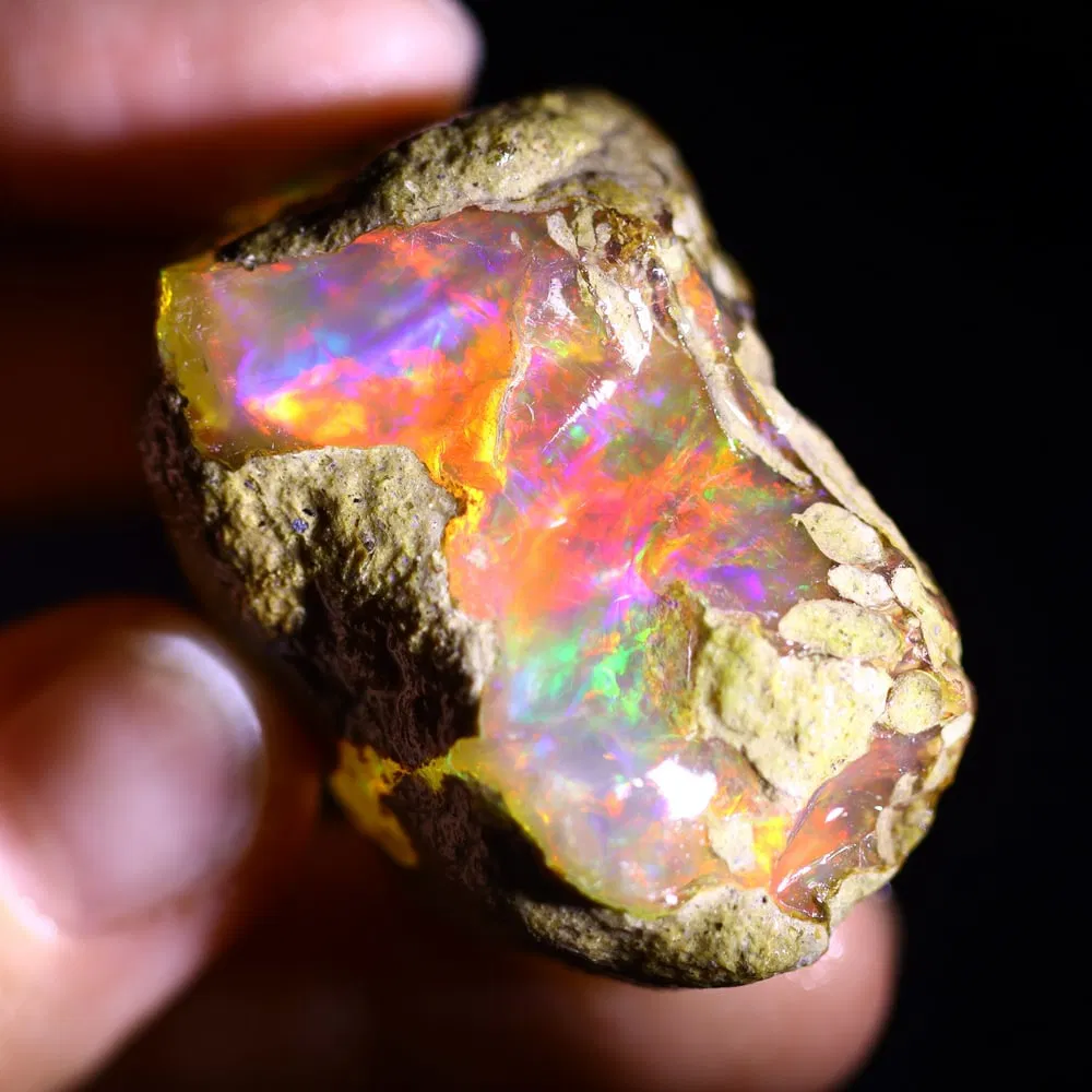 166.2cts Rainbow Flash Contra Luz Ethiopian Crystal Specimen Rough , 733E