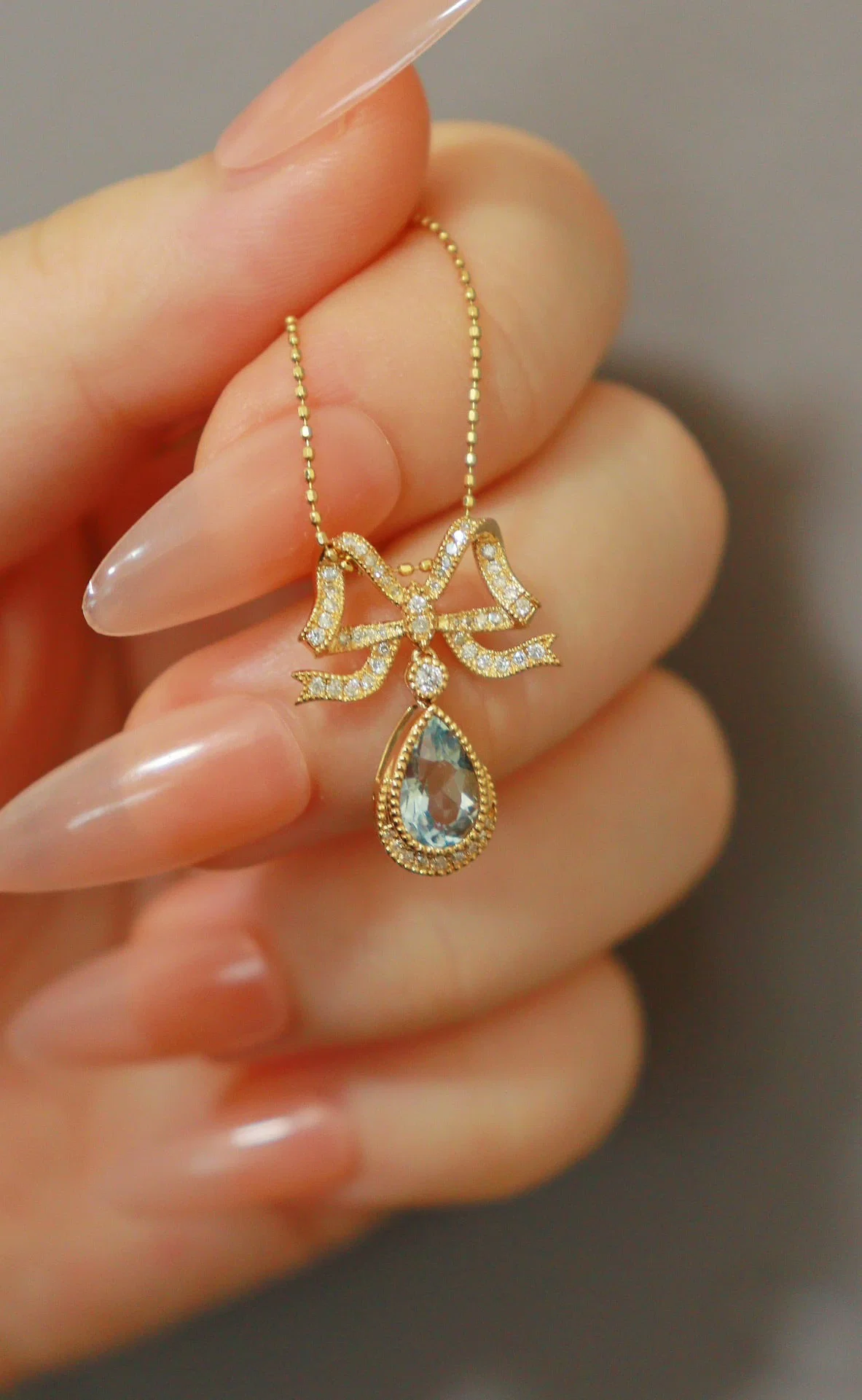 18K Aquamarine Bow Pendant