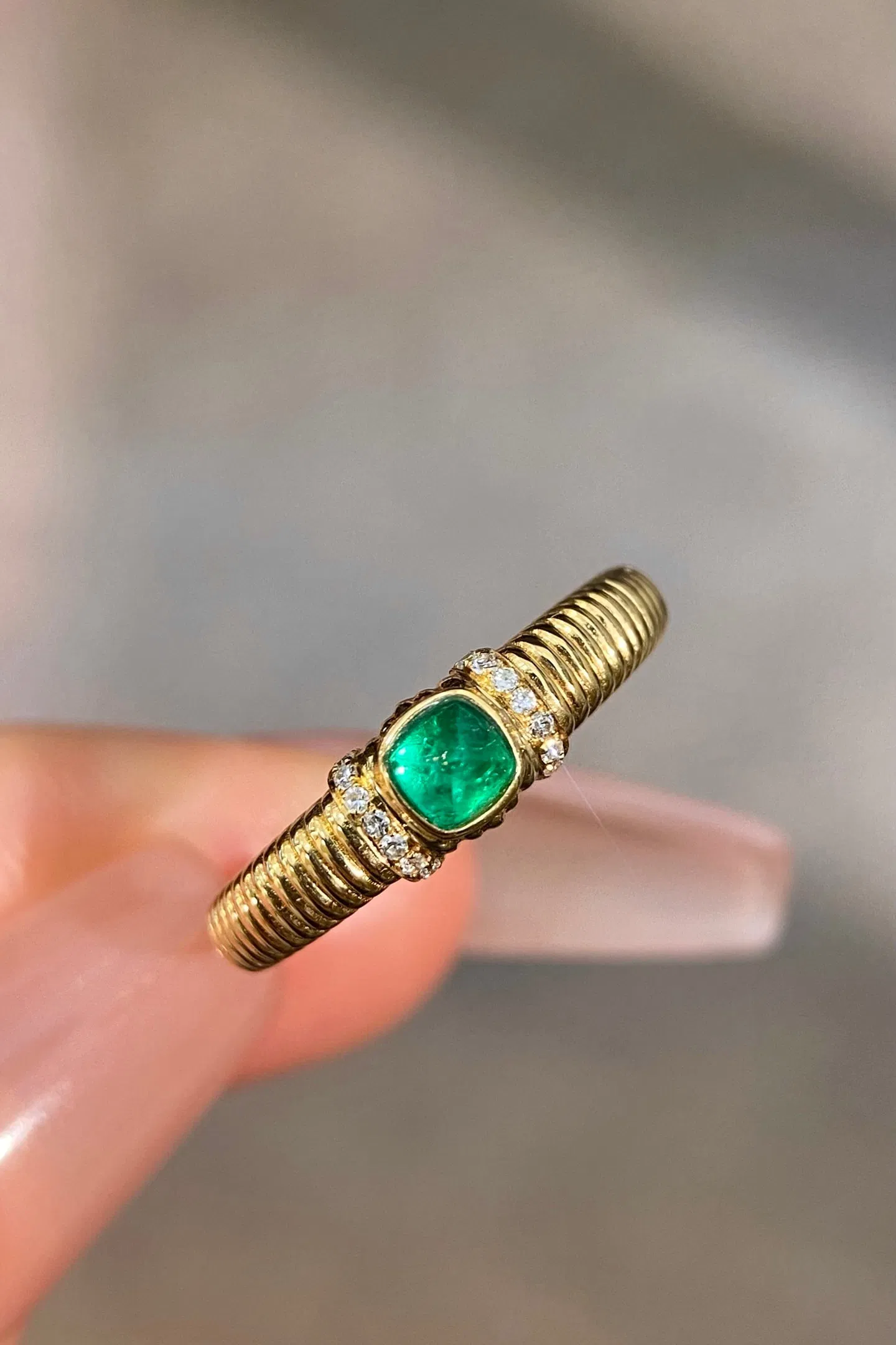18K emerald ring