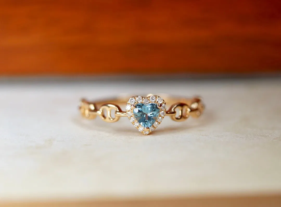 18K Gold Aquamarine Diamond Ring