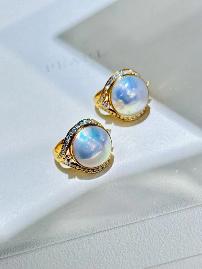 18K gold blue sapphire earrings