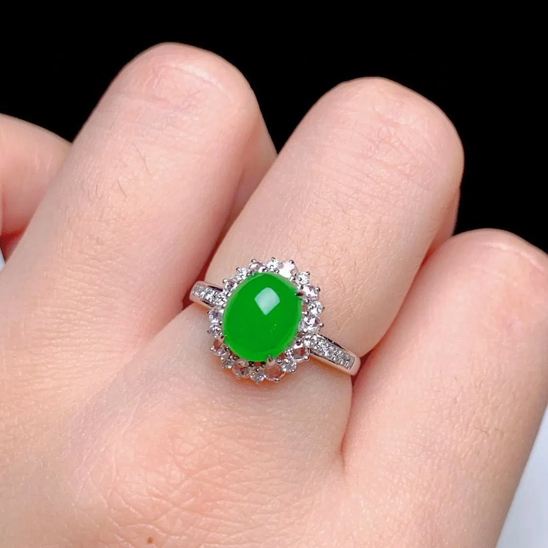 18k gold diamond-set ice yang green egg-faced jadeite ring