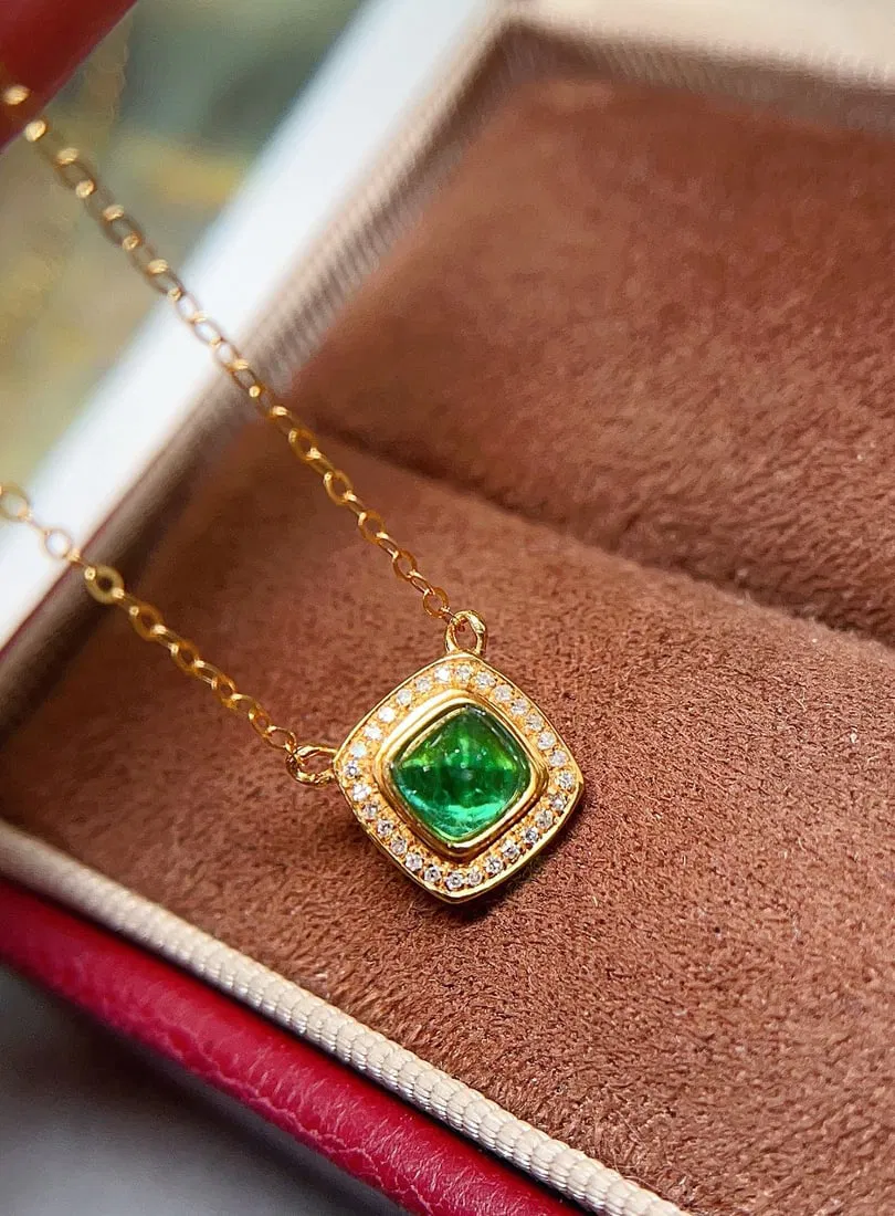 18k Gold Emerald Necklace