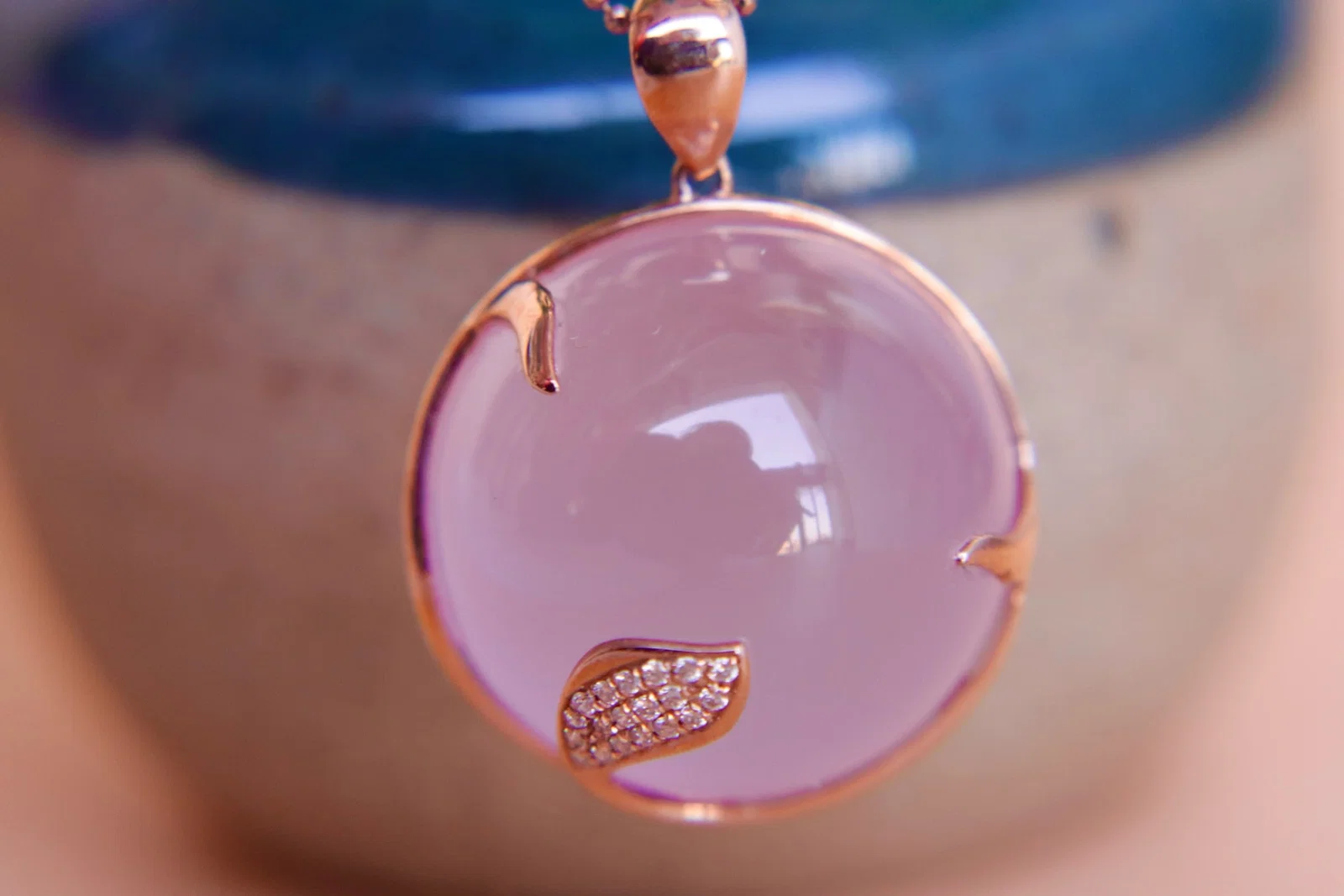 18K Gold Inlaid Pink Crystal Diamond Pendant