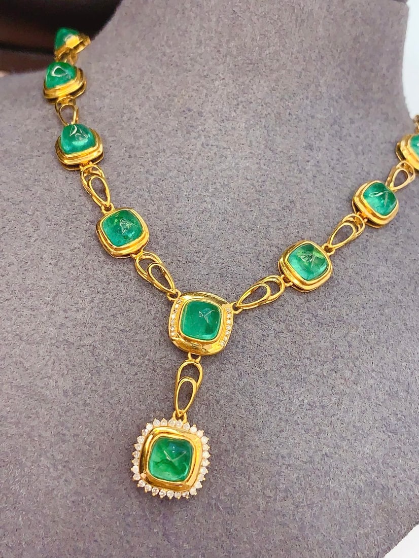 18K Gold Natural Emerald Necklace