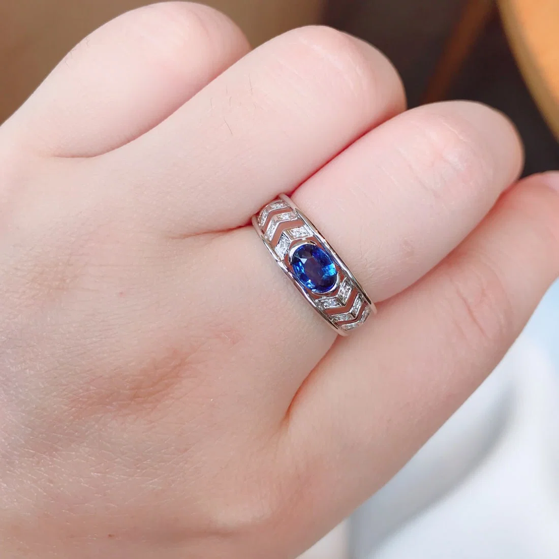 18K Gold No-Heat Royal Blue Sapphire Ring