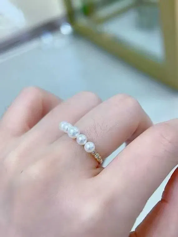 18K Gold Pearl Ring