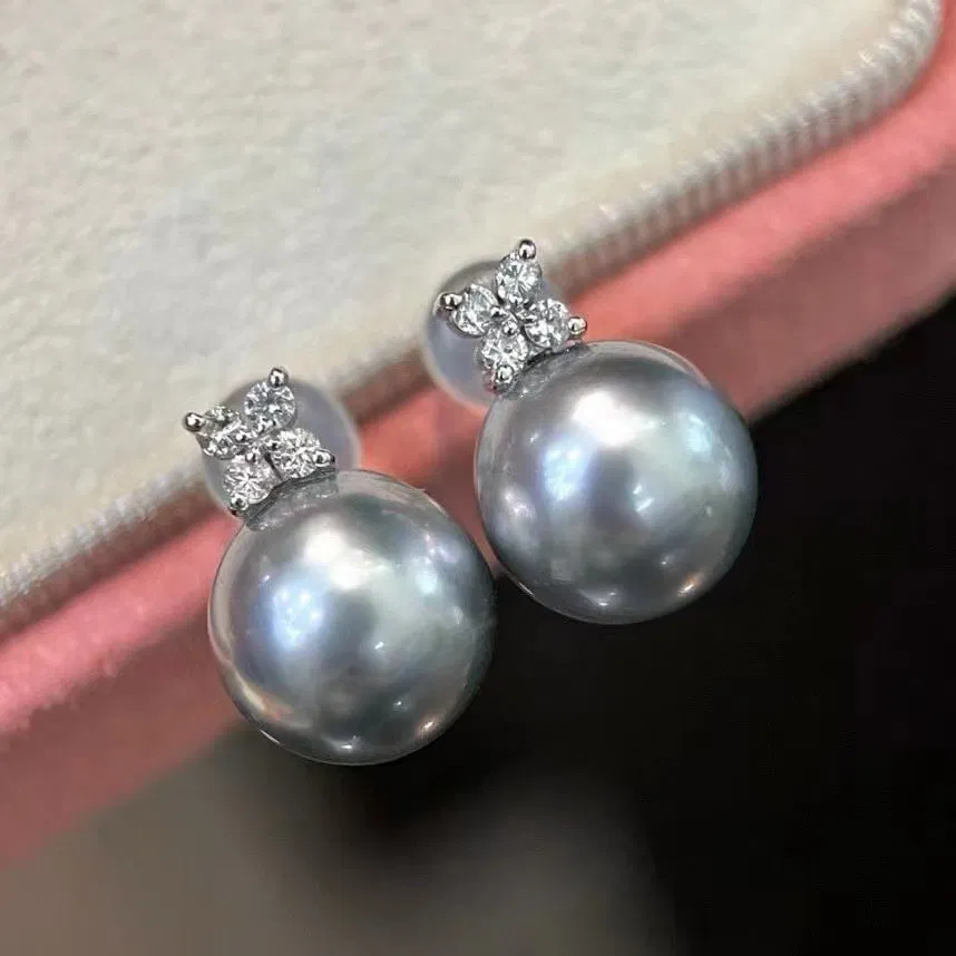 18K Gold Tahitian Pearl Earrings