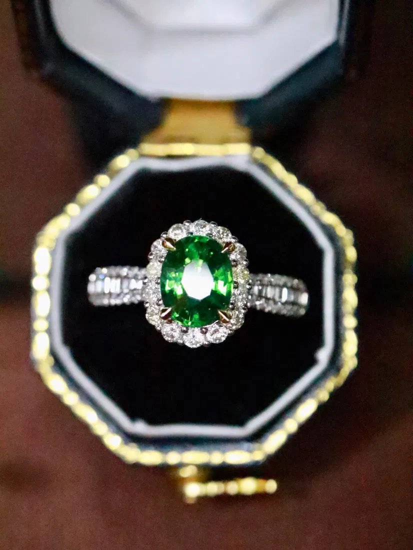 18K Gold Tsavorite Ring