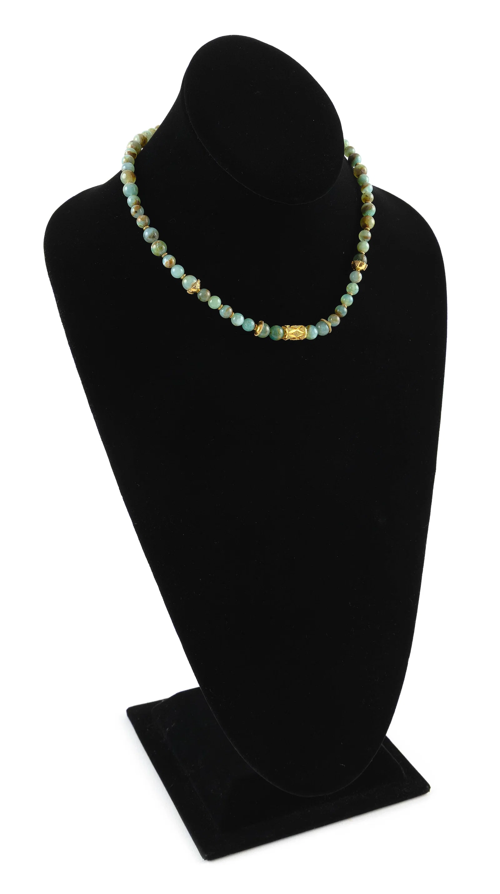 18KT YELLOW GOLD AND JADE NECKLACE