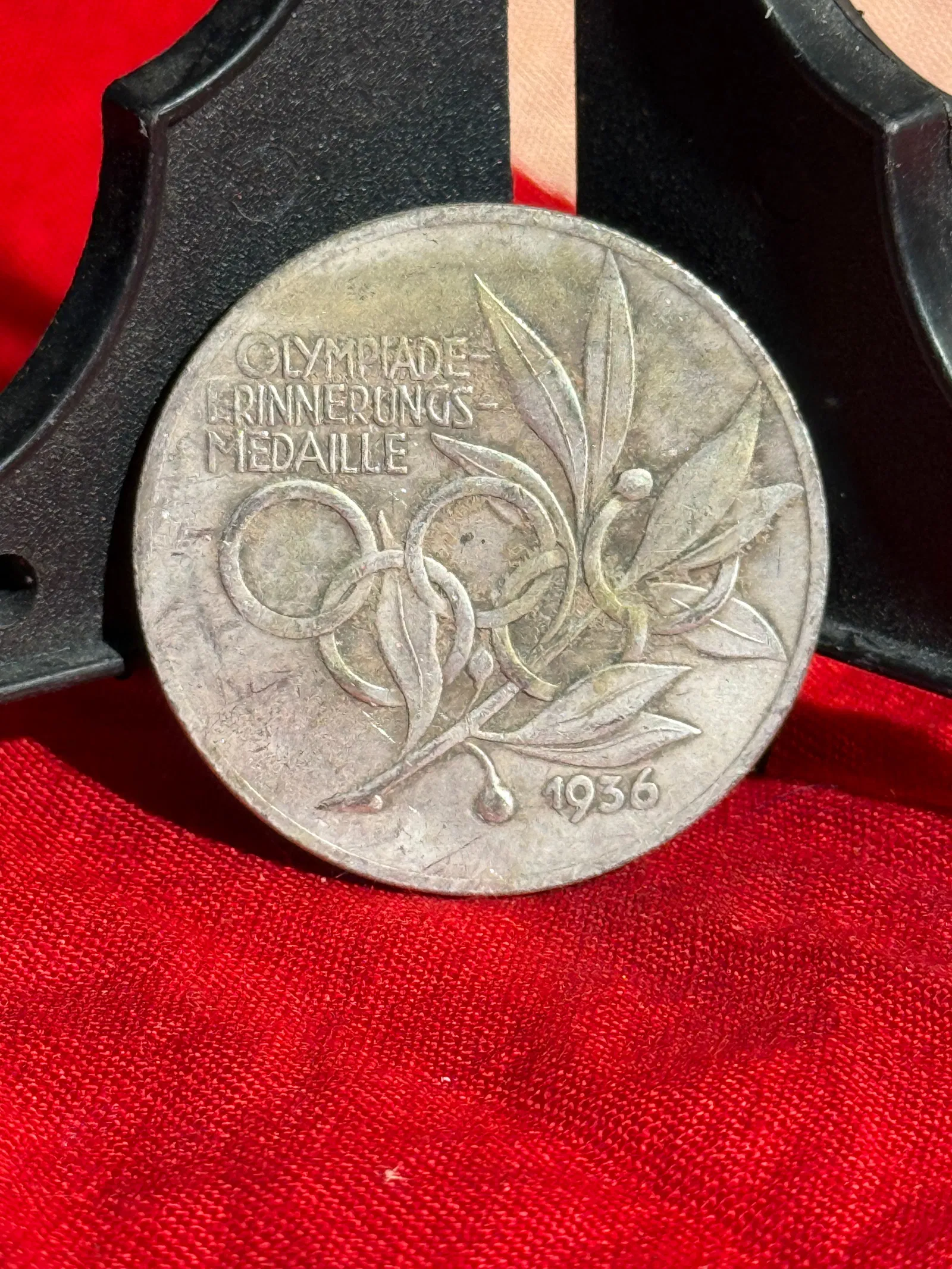1936 Berlin Olympic Games Commemorative Medal (Olympiade-Erinnerungsmedaille)