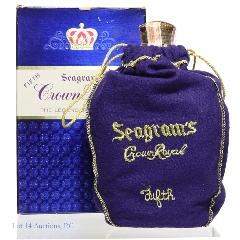 1966 Crown Royal Fine de Luxe Canadian Whisky