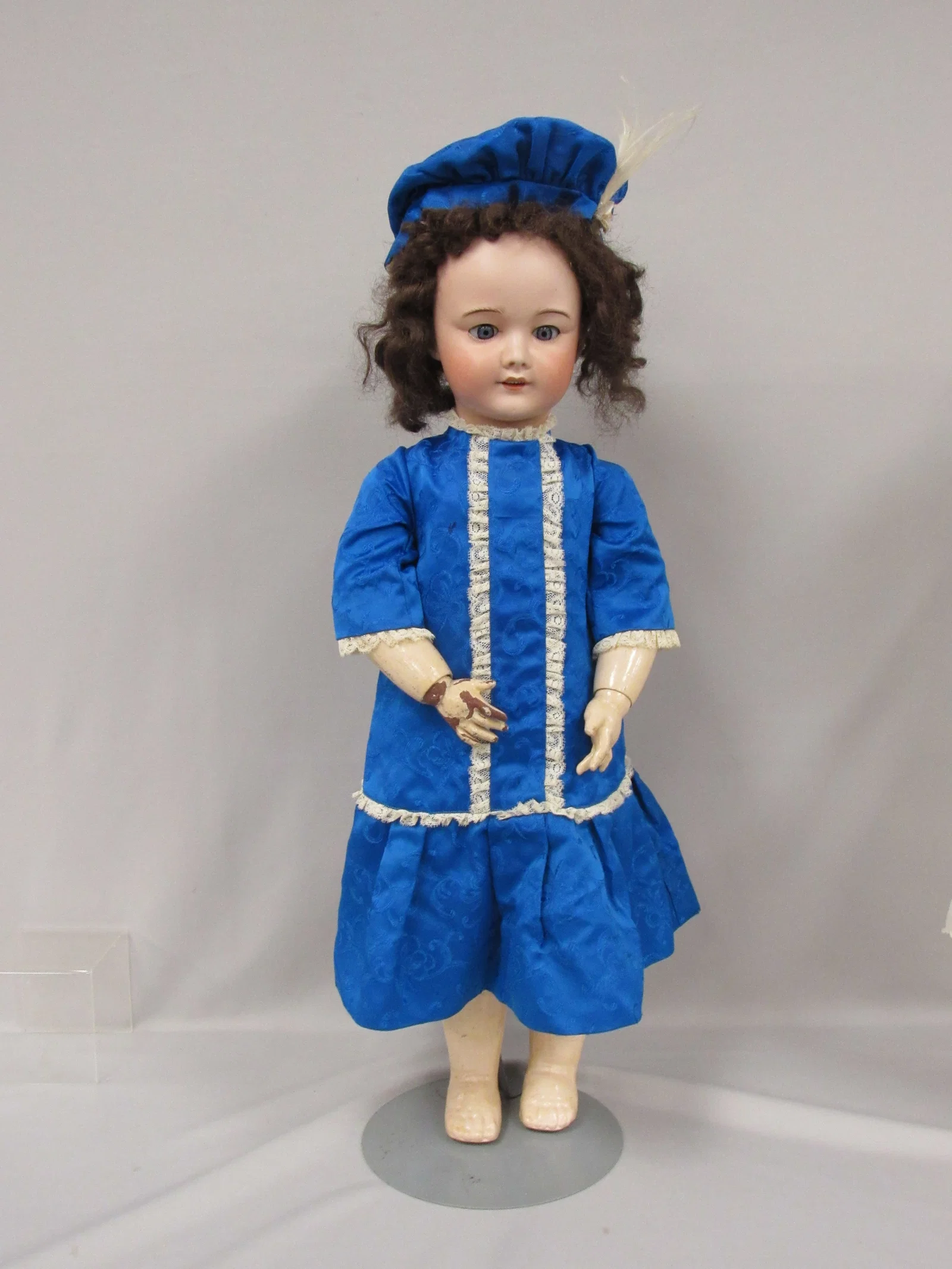 26 IN. S.F.B.J. 301 12 PARIS: