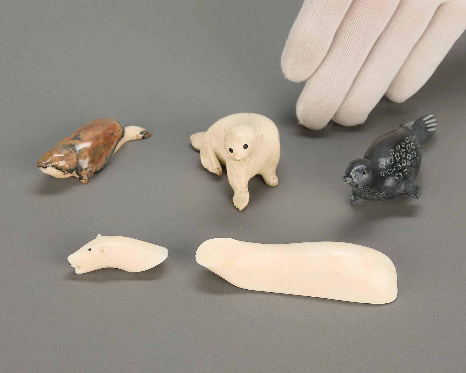 4 Inuit Seals & Polar Bear Carvings