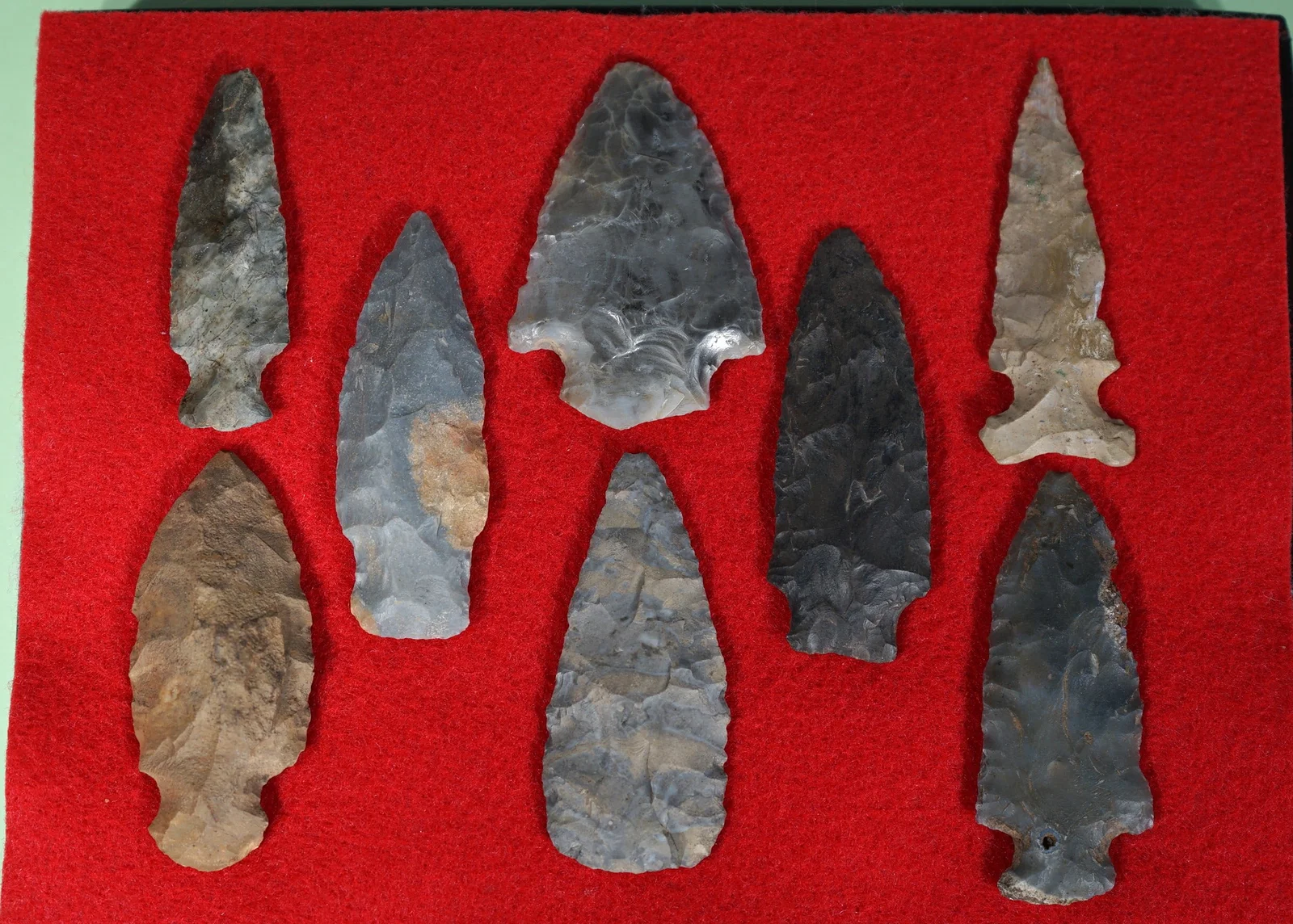 (8) Authentic Archaic Spear Points & Knives Arrowheads with Artifact Display Case