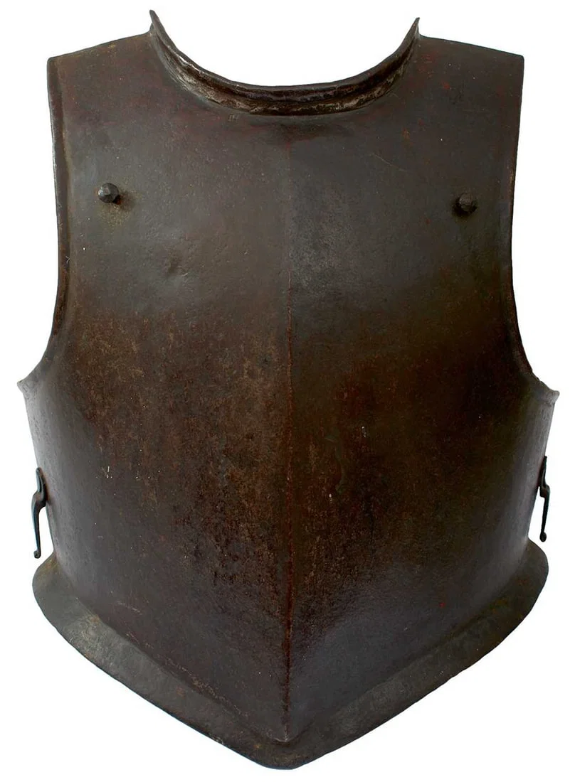A 17TH CENTURY ENGLISH CIVIL WAR PERIOD BREAST PLATE,