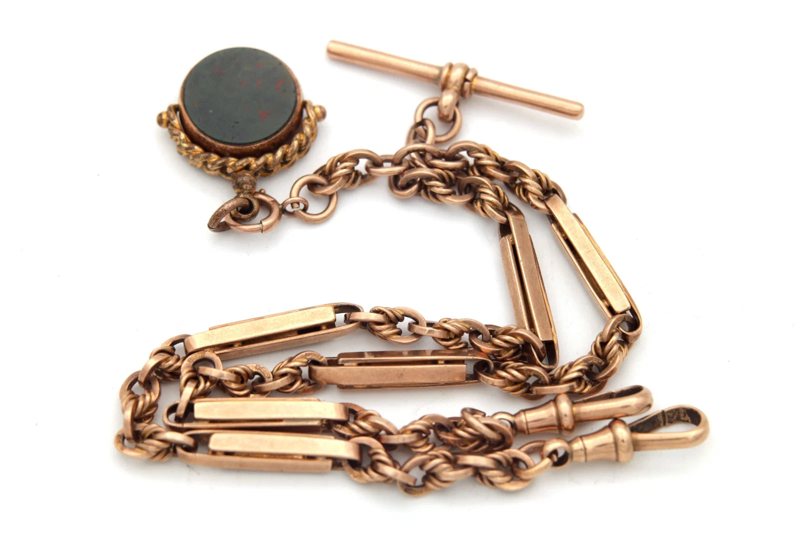A 9CT ROSE GOLD DOUBLE ALBERT WATCH CHAIN WITH A BLOODSTONE AND AGATE FOB