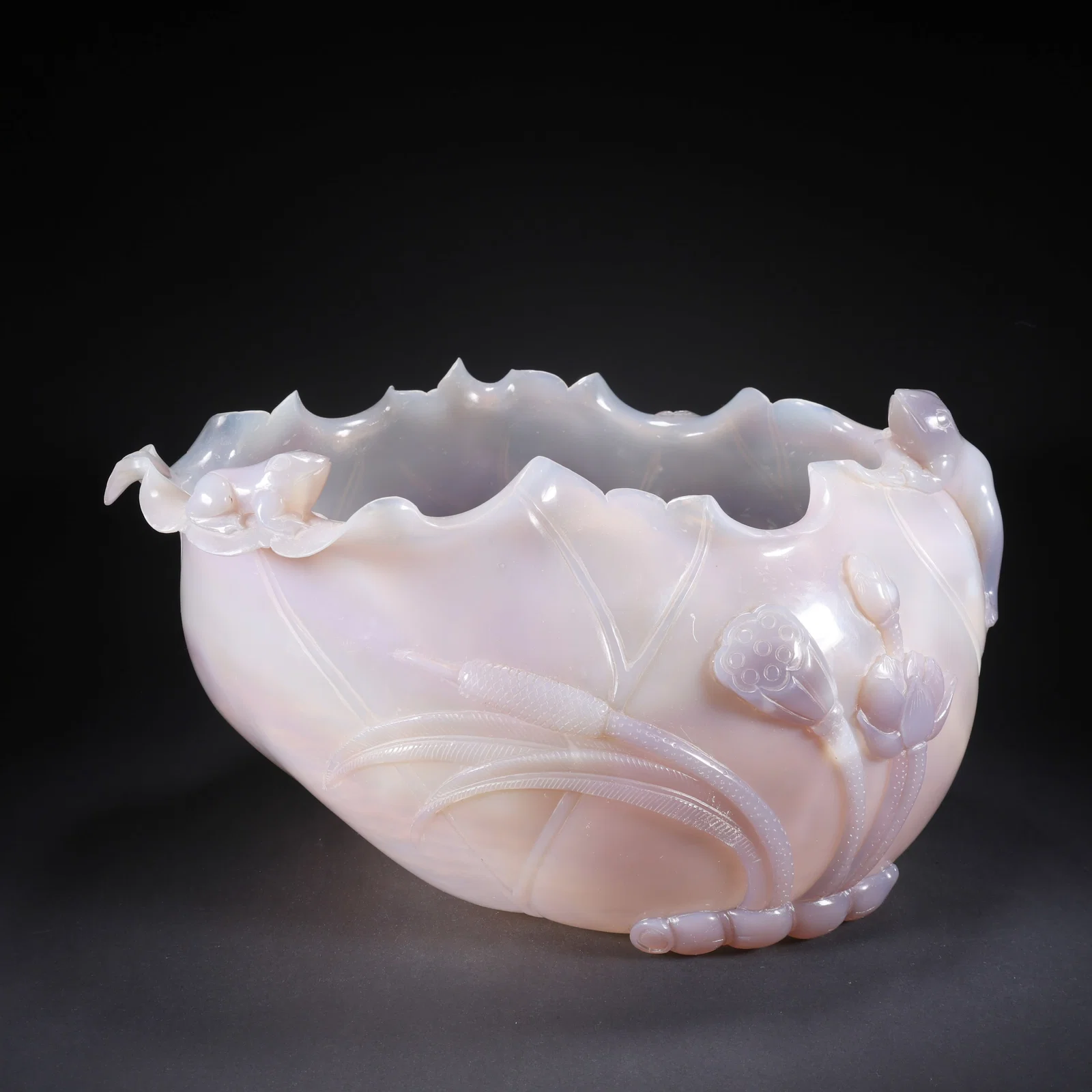 A AGATE WATER POT WITH LOTUS AND FROG RELIEF