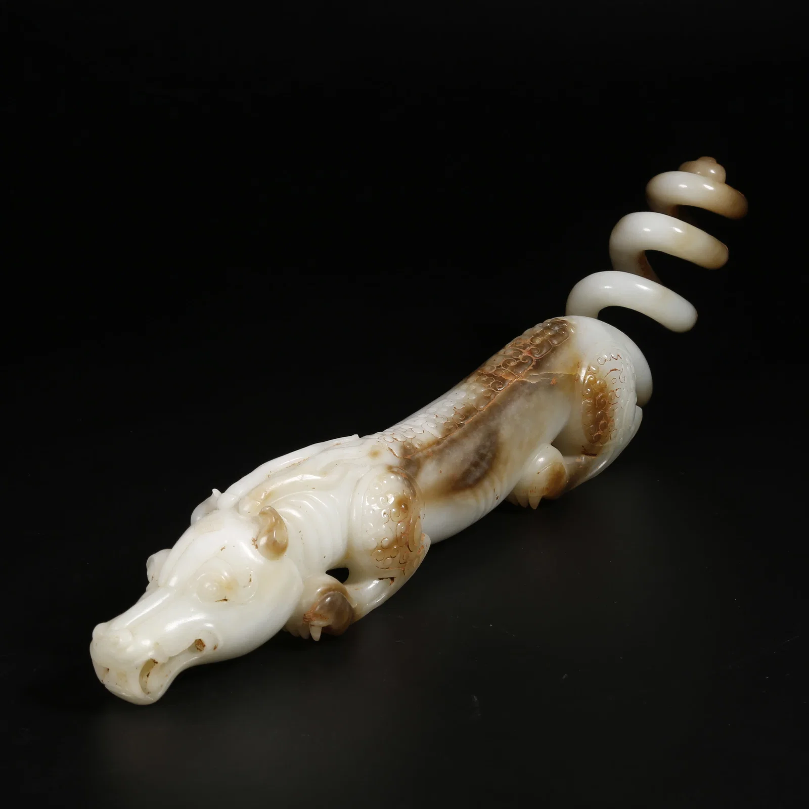 A ANCIENT JADE AUSPICIOUS BEAST PAPERWEIGHT