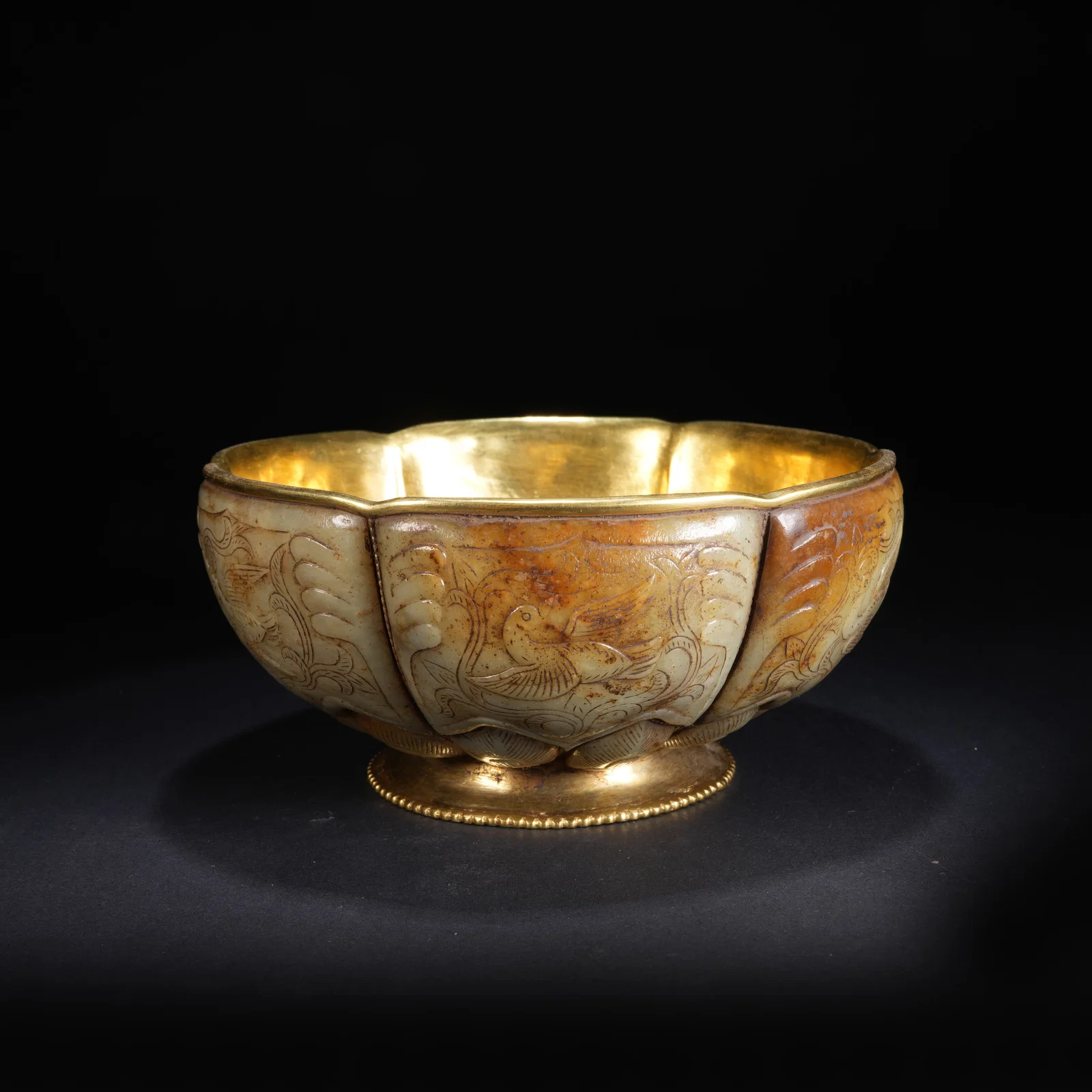 A ANCIENT JADE BOWL WITH GOLD INLAY AND CRANE MOTIF