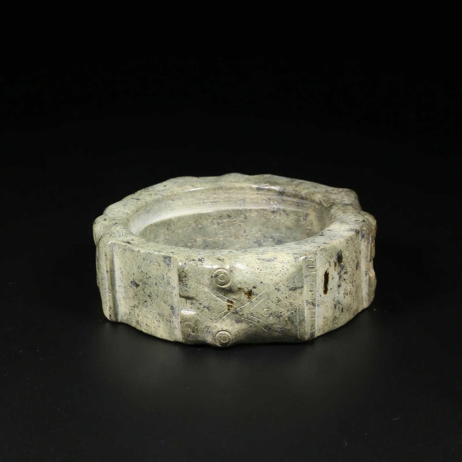 A ANCIENT JADE BRACELET FROM LIANGZHU CULTURE