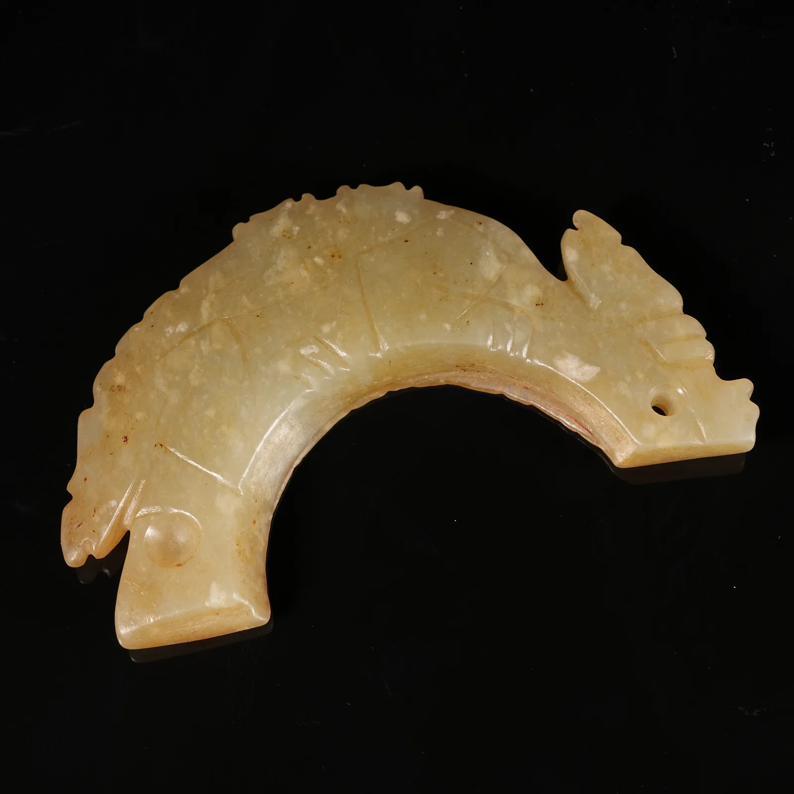 A ANCIENT JADE PENDANT