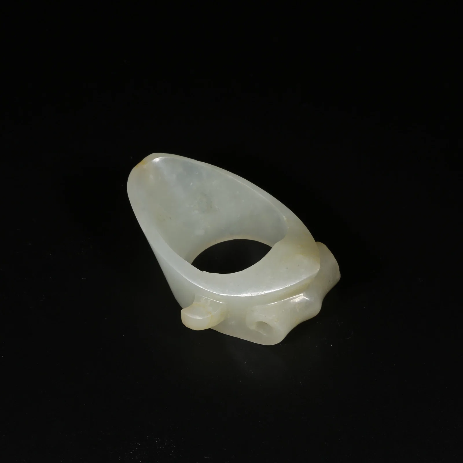 A ANCIENT JADE SHE (ARCHERY THUMB RING)