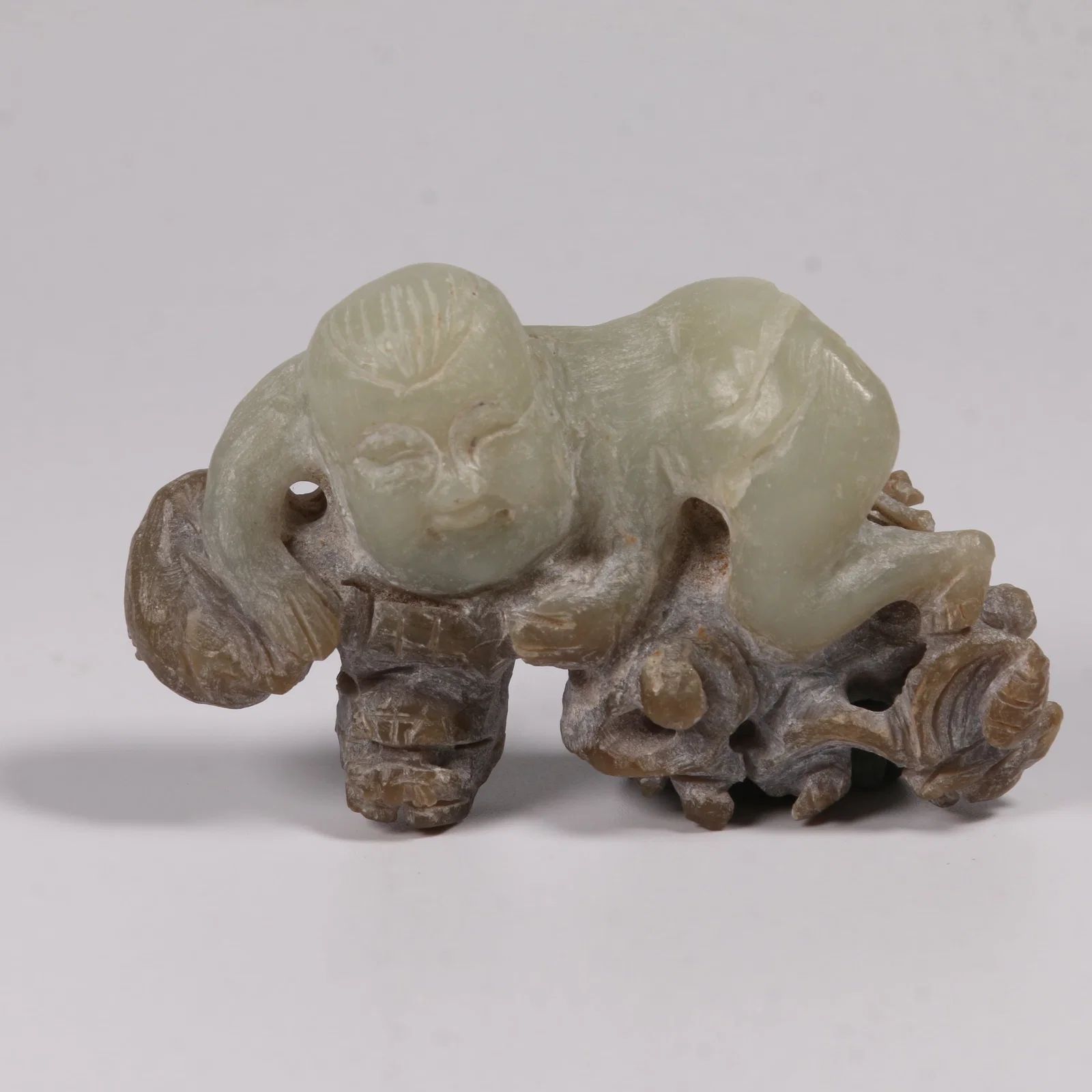 A ARCHAIC JADE BOY FIGURE ORNAMENT