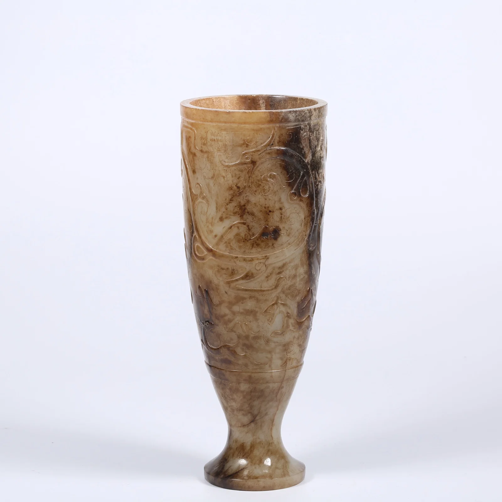 A ARCHAIC JADE KUI-DRAGON PATTERN HIGH-FOOTED CUP