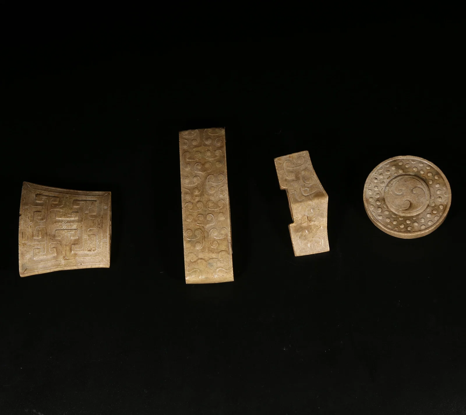 A ARCHAIC JADE SWORD FITTINGS SET