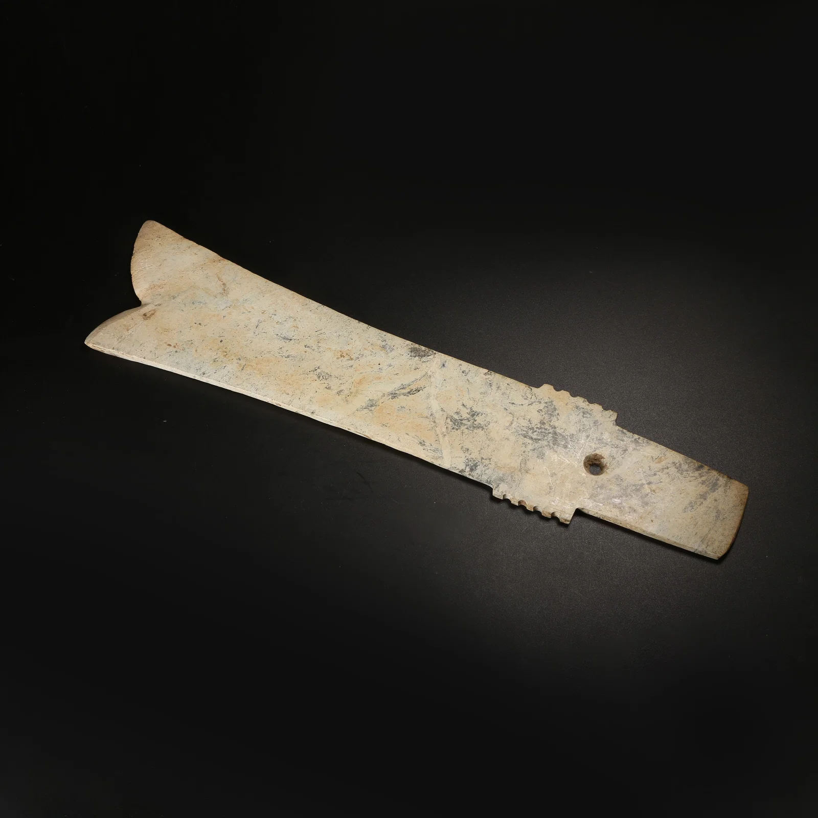 A ARCHAIC JADE YUE AXE