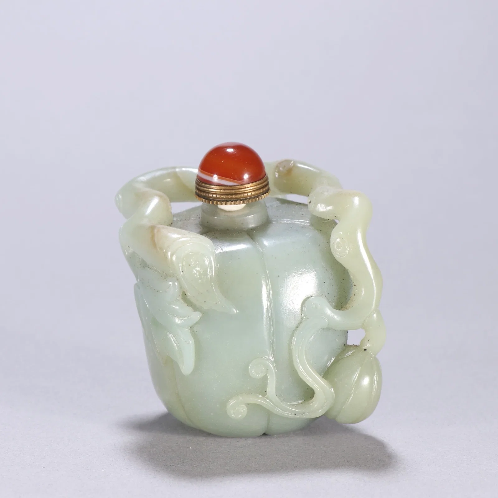 A beautiful Hetian jade Fugua snuff bottle