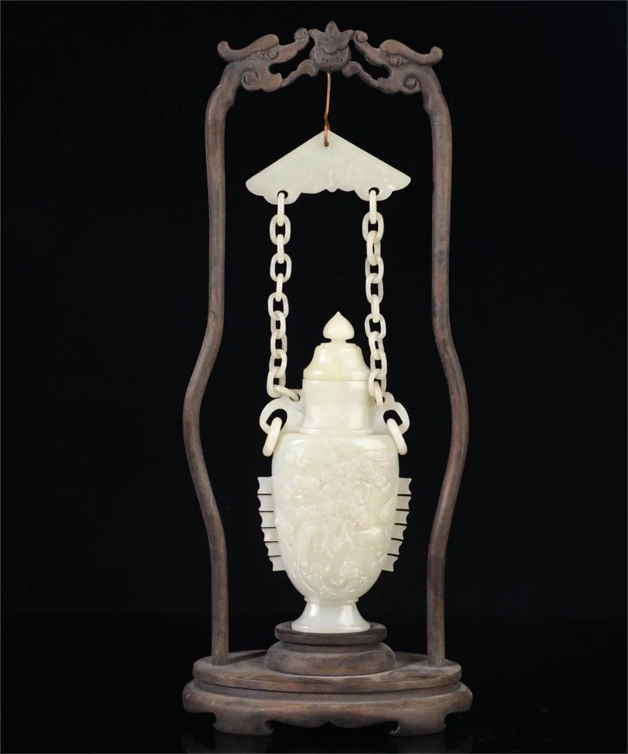 A beautiful Hetian jade hanging bottle