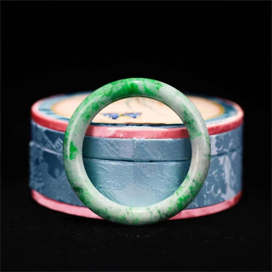 A beautiful old jade bracelet