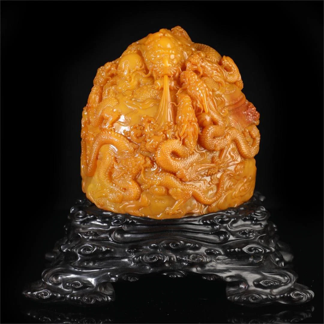 A beautiful Shoushan stone best Jintian yellow seal ornament