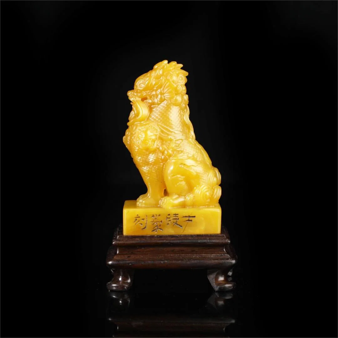 A beautiful Shoushan stone lion seal